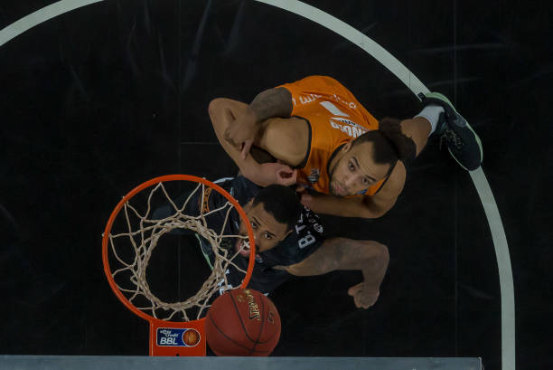 他被揍存在 他被揍存在