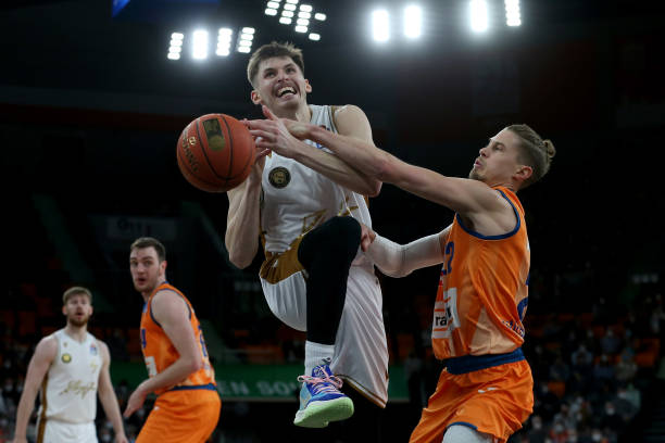 这项赛事吸 这项赛事吸