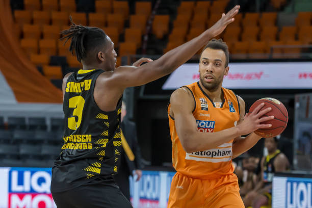 都展现出高 都展现出高